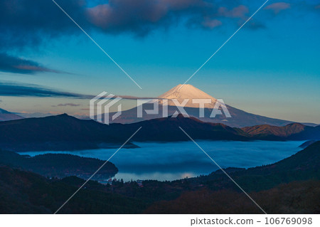(Kanagawa Prefecture) Snow-capped Mt. Fuji over Lake Ashi (Kanagawa Prefecture) Snow-capped Mt. Fuji over Lake Ashi 106769098