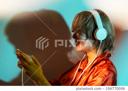 女生 女孩 女性 106770086