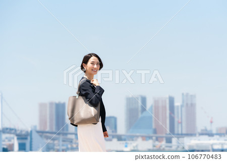 Business office casual women 106770483
