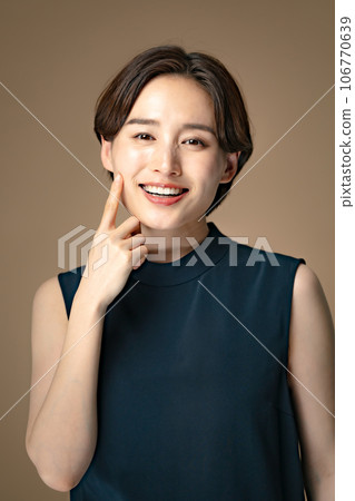 女性美麗臉頰 106770639