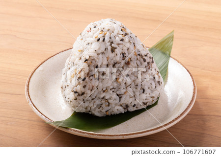 梅紫蘇飯糰 106771607