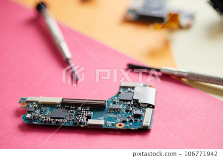 彩色彩紙和拆卸電器的半導體零件 106771942