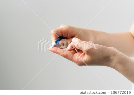 Rough hands skin disease Rough hands skin disease 106772019