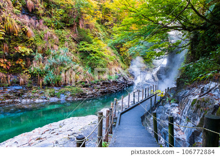 Fall of God in autumn Fall of God in autumn 106772884