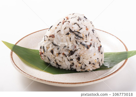Plum hijiki rice ball Plum hijiki rice ball 106773018