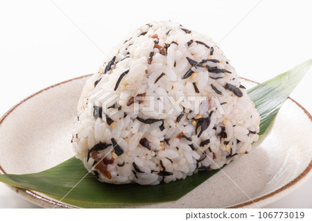 Plum hijiki rice ball Plum hijiki rice ball 106773019