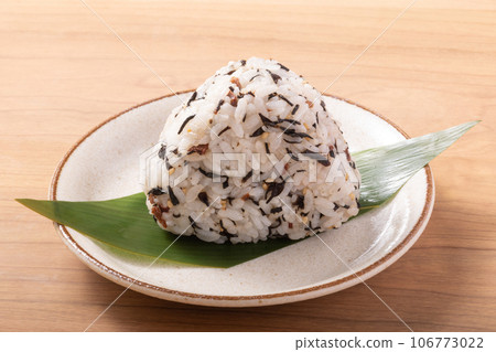 Plum hijiki rice ball Plum hijiki rice ball 106773022