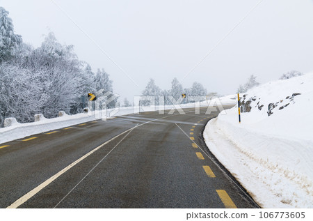Snowy Road Snowy Road 106773605