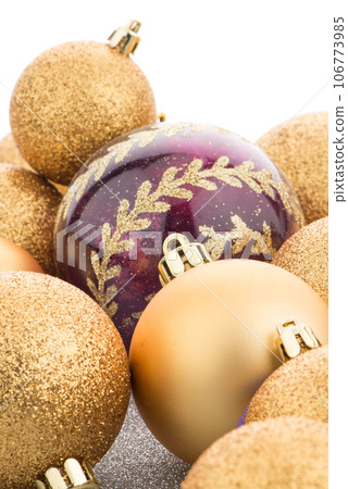 Golden christmas balls 106773985
