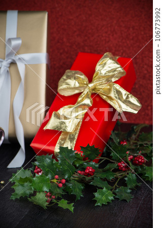 Christmas gift box 106773992