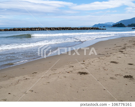 Scenery of Hamanasu Park Beach (east side of Mimatsu Beach) and Wakasa Bay. Takahama Town, Oi District, Fukui Prefecture. 106776161