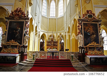 Kutna Hora, altar of the Cathedral of the Virgin Mary Kutna Hora, altar of the Cathedral of the Virgin Mary 106776652