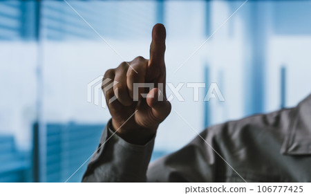 從事工作服生意的男士 從事工作服生意的男士 106777425