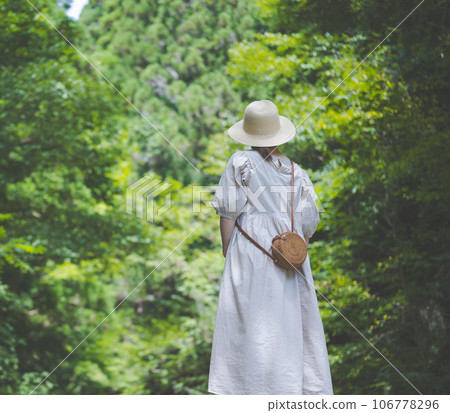 Women's clear stream outdoor 106778296