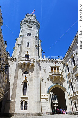 Courtyard of Hluboka Castle, Czech Republic 106781072