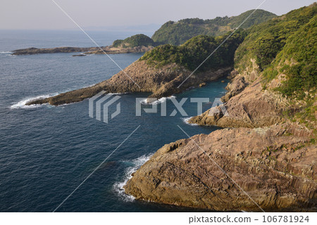 Hinata Cape 106781924