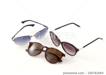 Sunglasses/Sunglasses image on white background 106782664