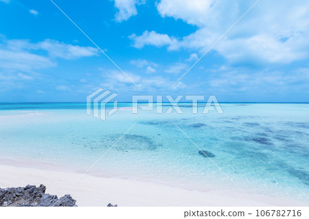 宮古島的藍色海 106782716