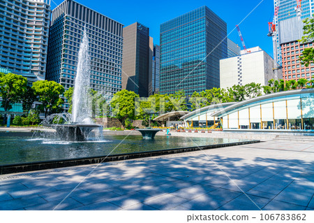 [Tokyo] Wadakura Fountain Park in the Marunouchi office district 106783862
