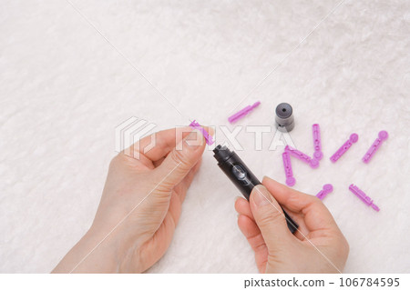 [Diabetes blood sugar level measurement needle] 106784595