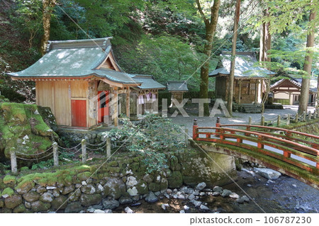 A view of a branch temple next to the approach to Eiheiji Temple in Yoshida District, Fukui Prefecture 106787230