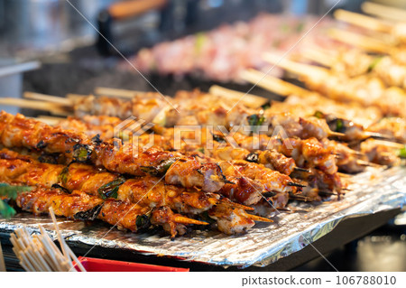 skewers kebab pork BBQ barbecue night market 꼬치 pork meat skewer kebab skewer grilled 106788010