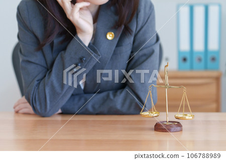 平衡與女律師 平衡與女律師 106788989