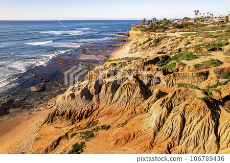 View of rocky cliffs at Sunset Cliffs, in Point Loma, San Diego, California 106789436
