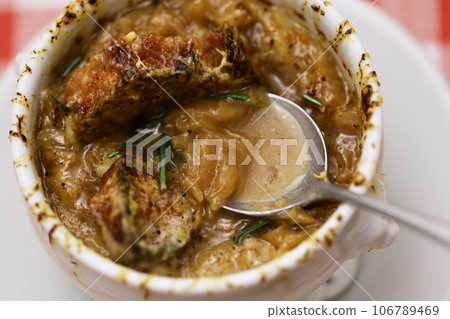 Onion Gratin Soup Onion Gratin Soup 106789469