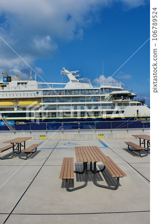 Luxury cruise ship National Geographic Resolution Luxury cruise ship National Geographic Resolution 106789524