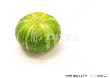 白色背景和迷你南瓜 白色背景和迷你南瓜 106789677