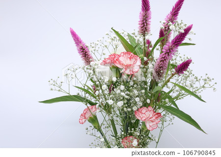白色背景上各種顏色的花束 白色背景上各種顏色的花束 106790845