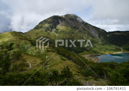 Nikko Shirane Mountain and Goshikinuma in mid-autumn 106791431