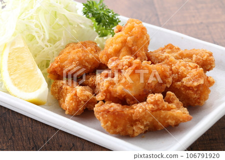 Izakaya Nankotsu fried chicken close-up 106791920