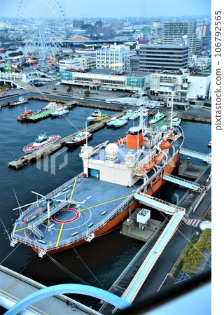 Fuji anchored Fuji anchored 106792565