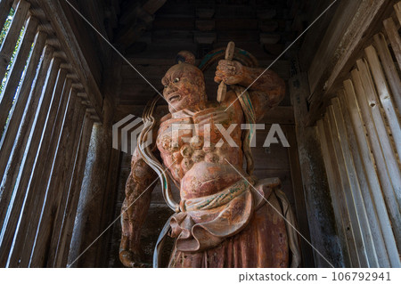 Noto Myojoji Temple Nio statue 106792941