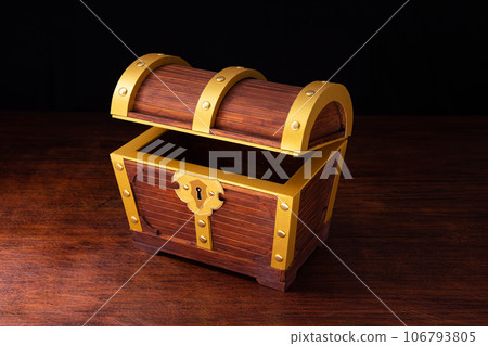 old pirate treasure chest old pirate treasure chest 106793805