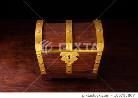 old pirate treasure chest old pirate treasure chest 106793807