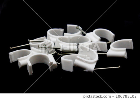 A picture of Cable Clips with Metal Nail 106795102