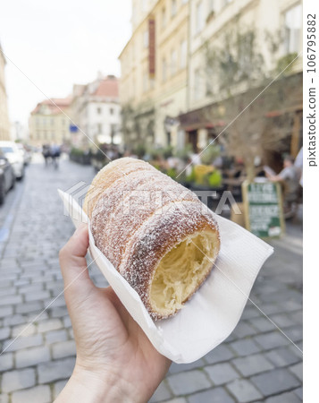 Trdelnik, unique pastry dessert in Prague, Czech republic 106795882