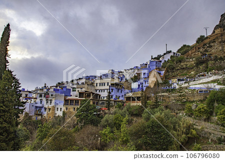 View of the blue city of Chefchaouen 106796080
