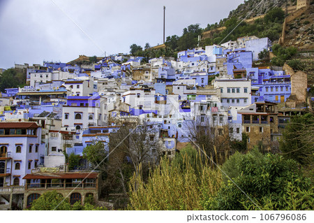 View of the blue city of Chefchaouen View of the blue city of Chefchaouen 106796086