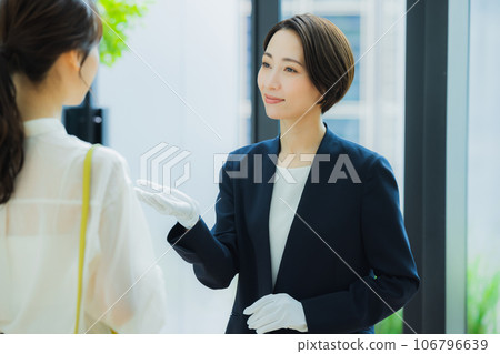 Women Shopping Women Shopping 106796639