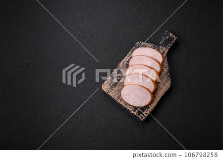 Delicious smoked chicken sausage with salt, spices and herbs 106798258