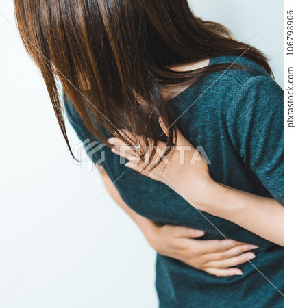 一位女士抱怨身體狀況 106798906