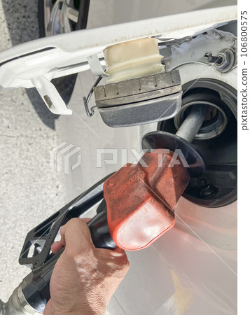 Gasoline prices are rising 106800575