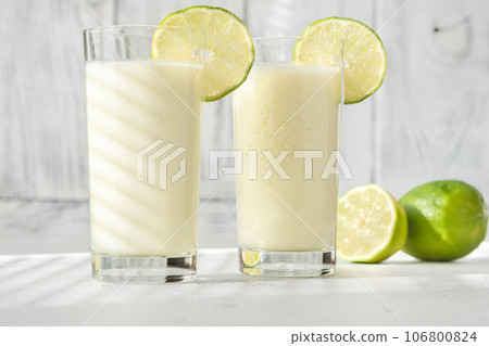 Glasses of brazilian lemonade 106800824