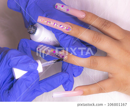 Paint nails 106801167