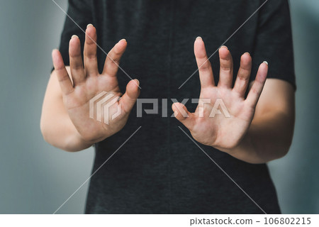 A woman to stop A woman to stop 106802215