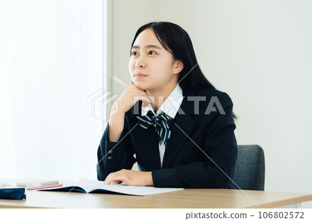 女高中生上課 106802572